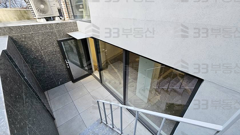 서울 강남구 청담동 청담동명품거리 썬큰구조 단독출입구O 스튜디오사무실 ! 월세 매물번호 10545 사진 2
