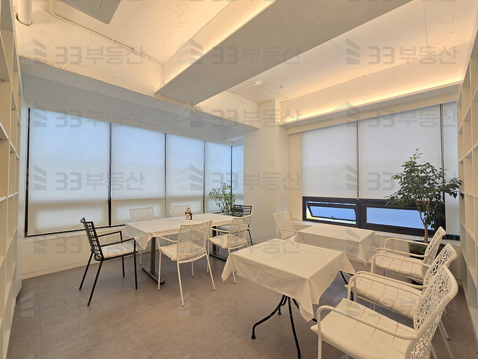 서울 강남구 대치동 이면 코너건물, 내부 화이트 인테리어로 깔끔함, 주차 2대, 빠른 입주 월세 매물번호 10564 사진 4