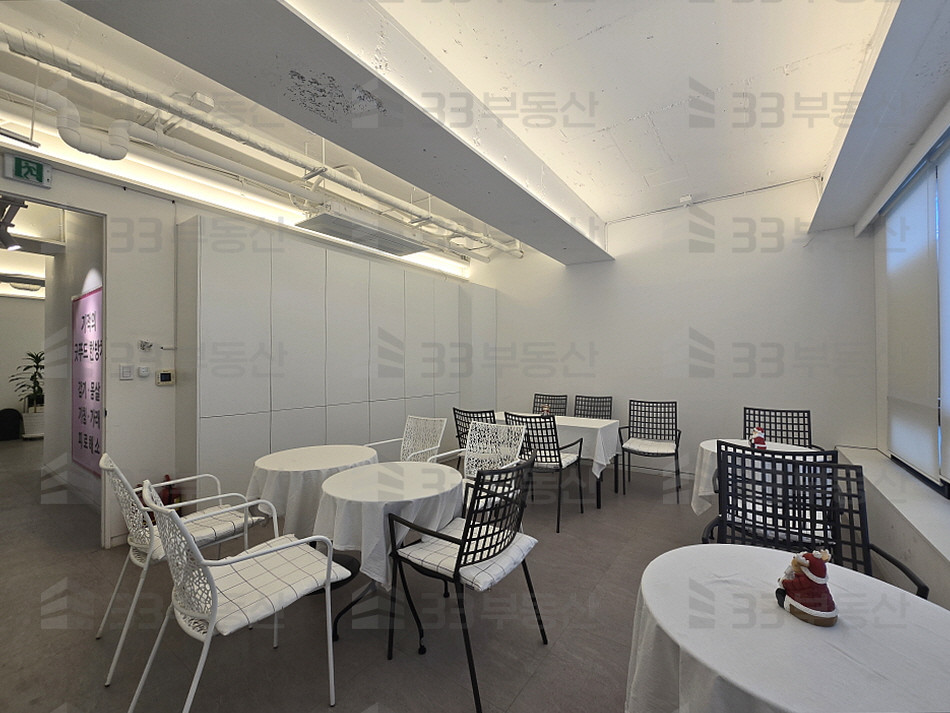 서울 강남구 대치동 이면 코너건물, 내부 화이트 인테리어로 깔끔함, 주차 2대, 빠른 입주 월세 매물번호 10564 사진 12