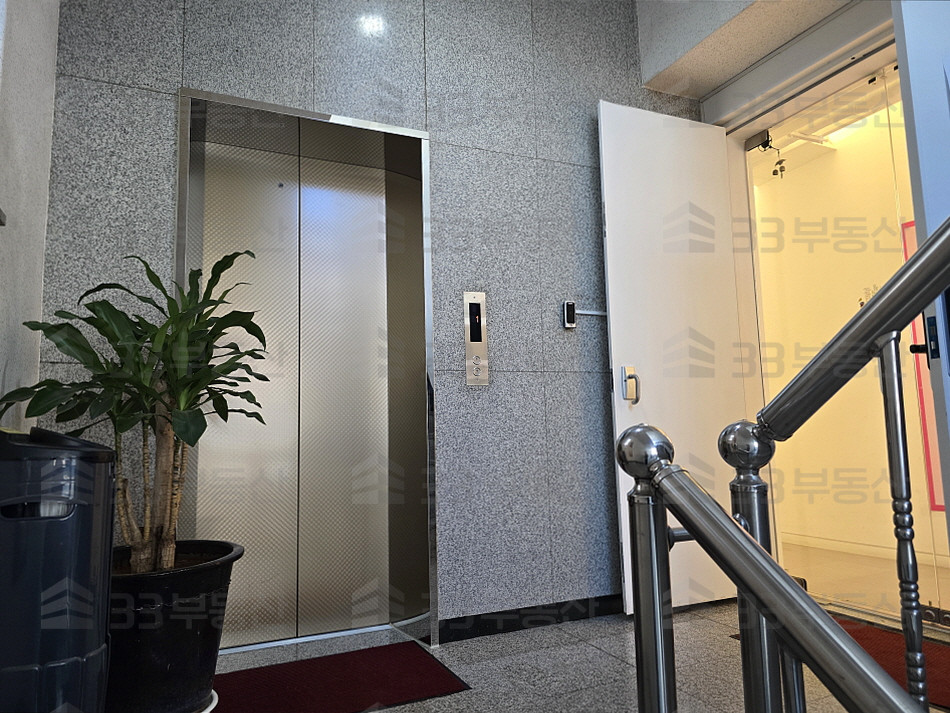 서울 강남구 대치동 이면 코너건물, 내부 화이트 인테리어로 깔끔함, 주차 2대, 빠른 입주 월세 매물번호 10564 사진 13