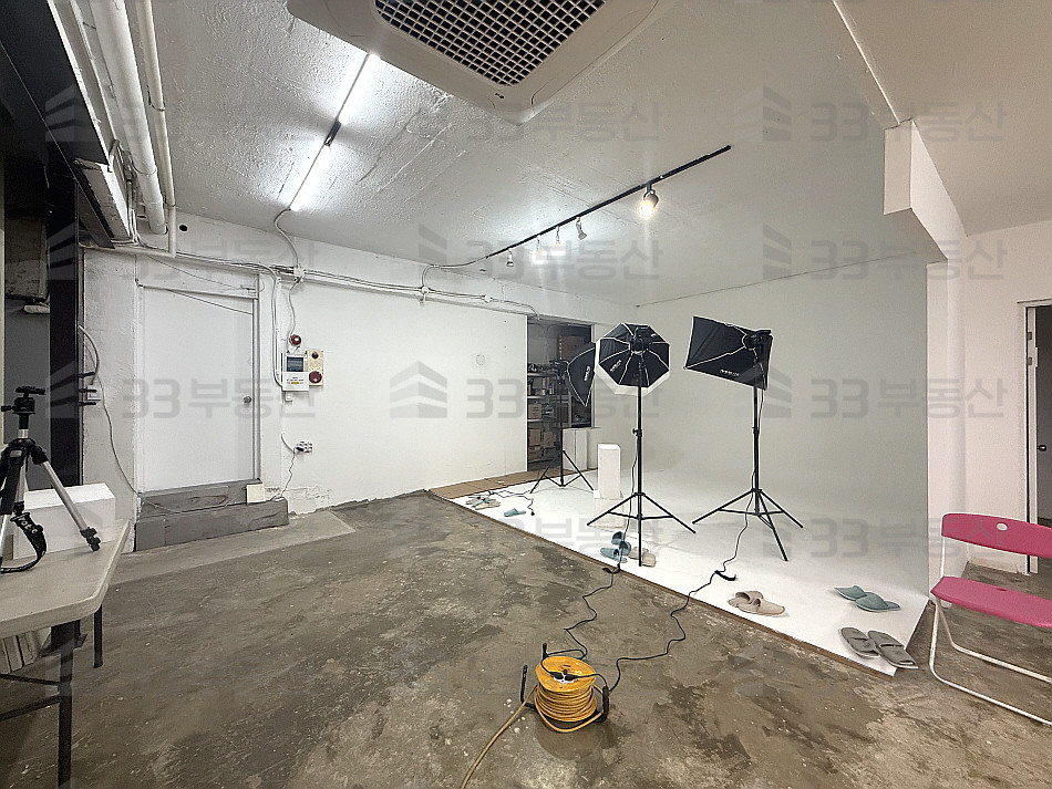 서울 강남구 신사동 신사역7분 층고高 주차O 스튜디오O 홀1룸1창고1 월세 매물번호 10566 사진 1