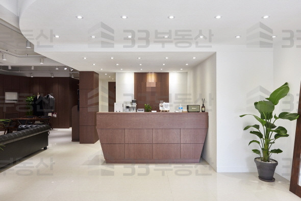 서울 강남구 신사동 가성비1층상가 코너상가 무권리 주차2대 가능 ! 월세 매물번호 10573 사진 8