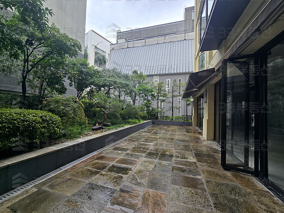 서울 강남구 청담동 청담동 명품거리 이면 테라스있는 코너 상가, 무권리, 발렛 완비 월세 매물번호 10581 사진 2