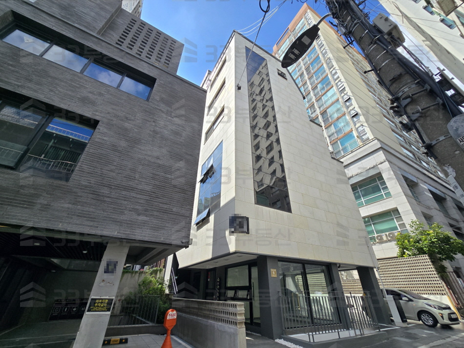 서울 강남구 역삼동 선정릉역 초역세권, 내외부 깔끔한 준신축급 건물, 자주식 주차 1대 월세 매물번호 10593 사진 1