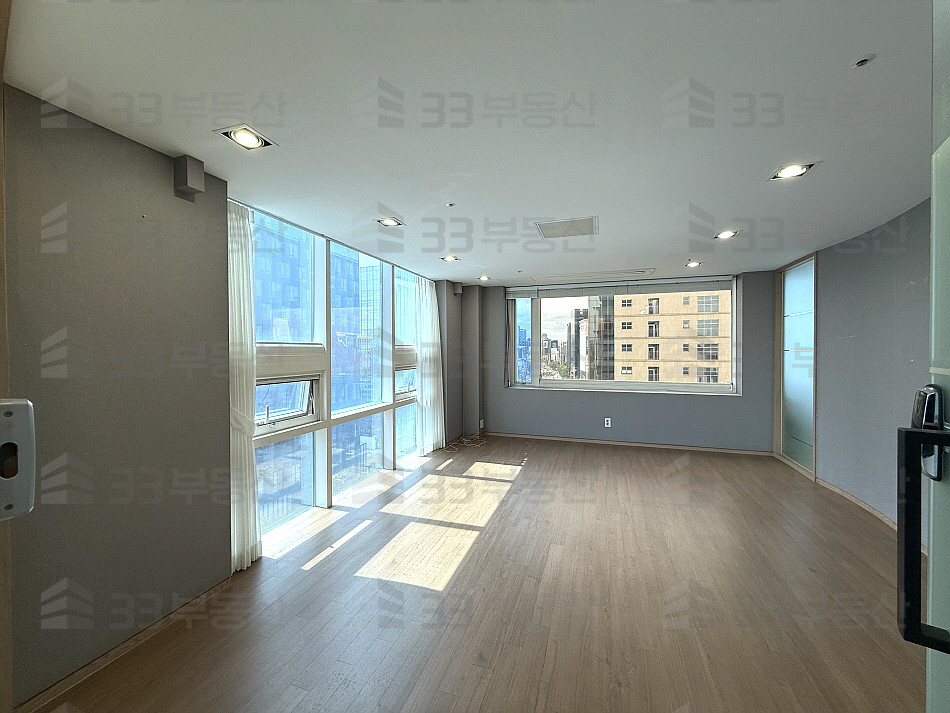 서울 강남구 청담동 발렛O 도산대로변 채광굿 A급인테리어 대형사무실 ! 월세 매물번호 10594 사진 6