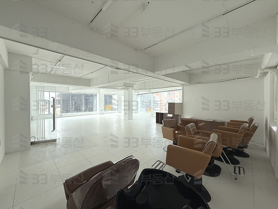 서울 강남구 역삼동 깔끔한인테리어 가시성O 상가사무실O 대로변이면 [미용실 추천] 월세 매물번호 10626 사진 1