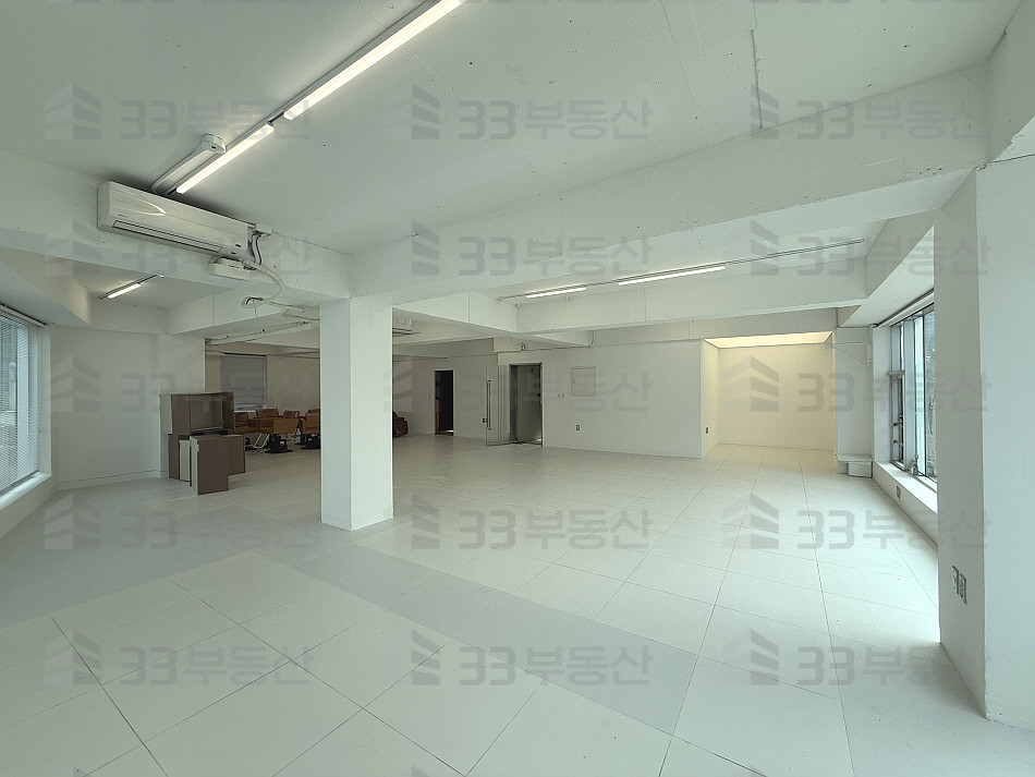 서울 강남구 역삼동 깔끔한인테리어 가시성O 상가사무실O 대로변이면 [미용실 추천] 월세 매물번호 10626 사진 3