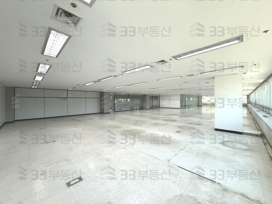 서울 강남구 신사동 압구정역, 대로변, 주차편리, 분할가능, 대형평수 월세 매물번호 10633 사진 2