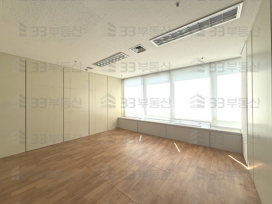 서울 강남구 신사동 압구정역, 대로변, 주차편리, 분할가능, 대형평수 월세 매물번호 10633 사진 5
