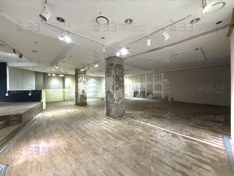 서울 강남구 신사동 무권리, 압구정로 대로변, 다양한 업종 월세 매물번호 10637 사진 1