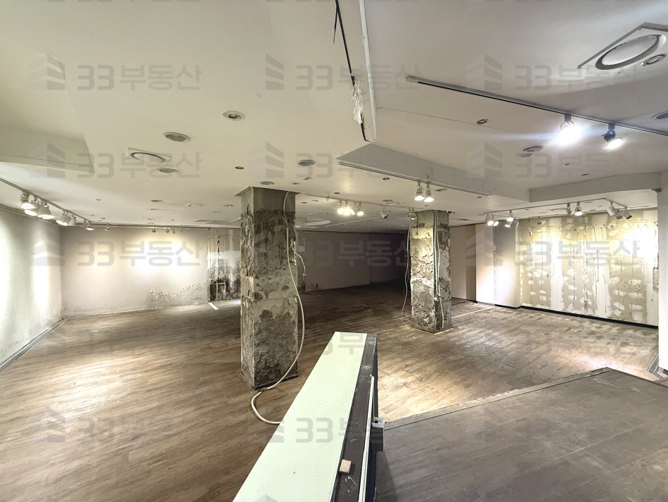 서울 강남구 신사동 무권리, 압구정로 대로변, 다양한 업종 월세 매물번호 10637 사진 4