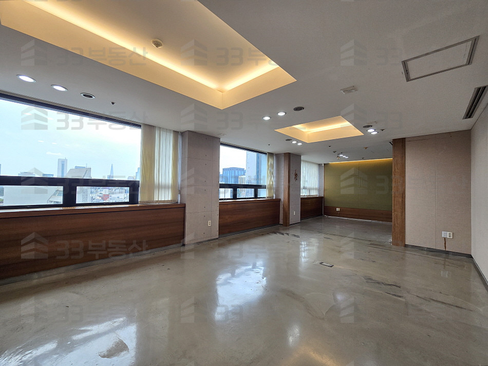 서울 강남구 역삼동 강남텔레피아빌딩동 언주로 대로변 고층뷰 사무실, 인테리어 깔끔, 바로 근무 가능, 즉시입주 월세 매물번호 10655 사진 3