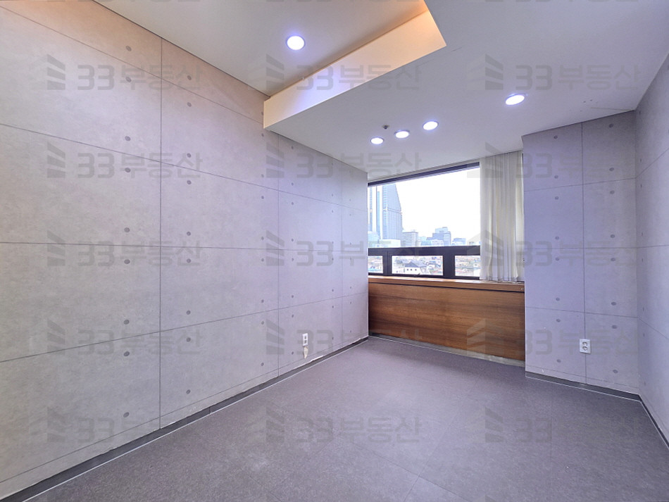 서울 강남구 역삼동 강남텔레피아빌딩동 언주로 대로변 고층뷰 사무실, 인테리어 깔끔, 바로 근무 가능, 즉시입주 월세 매물번호 10655 사진 13