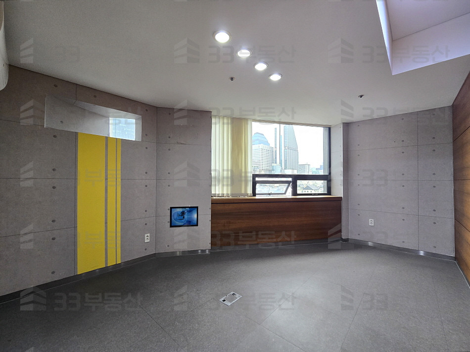 서울 강남구 역삼동 강남텔레피아빌딩동 언주로 대로변 고층뷰 사무실, 인테리어 깔끔, 바로 근무 가능, 즉시입주 월세 매물번호 10655 사진 15