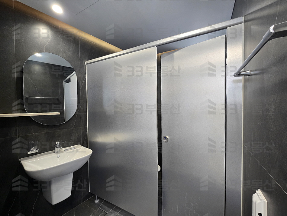 서울 강남구 역삼동 충현교회 인근 통건물 임대, 분할 임대도 가능, 즉시 입주, 주차 4대 월세 매물번호 10657 사진 3