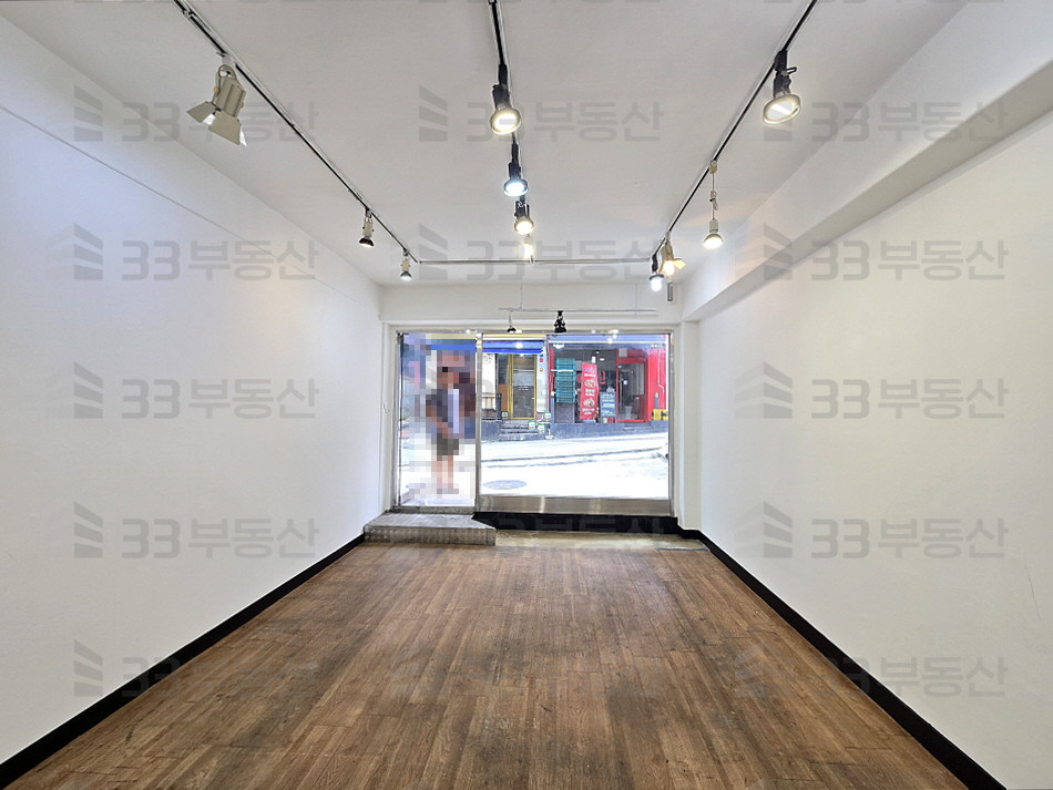 서울 강남구 역삼동 역삼복합빌딩동 충현교회 인근 접근성 좋은 상가 점포, 내부 수도있음 월세 매물번호 10658 사진 2