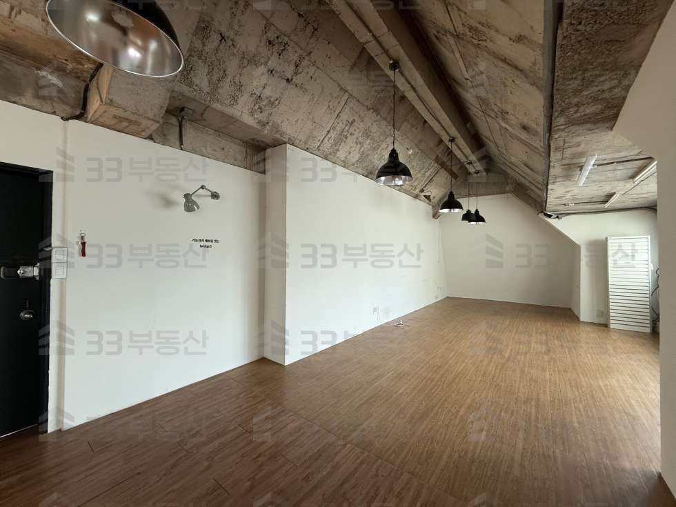 서울 강남구 신사동 33 사진O 압구정역 층고 높아 개방감 우수한 사무실 월세 매물번호 10675 사진 7