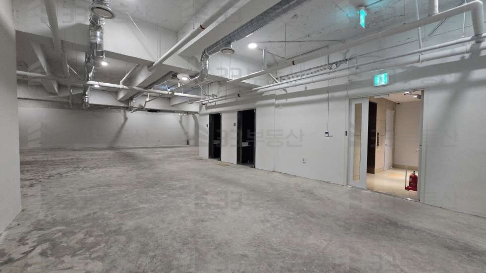 서울 강남구 신사동 33 사진O 압구정역 대로변 리모델링 첫입주 월세 매물번호 10679 사진 6