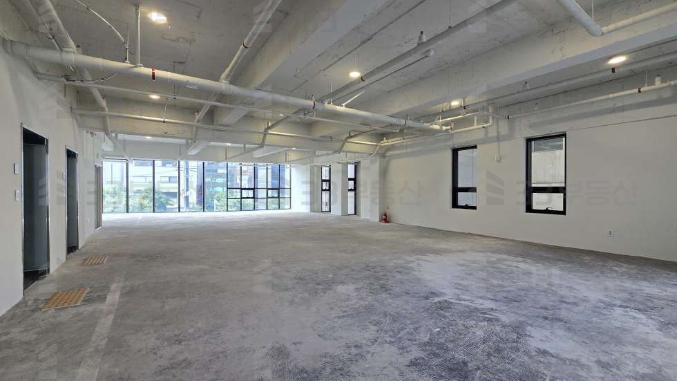 서울 강남구 신사동 33 사진O 압구정역 대로변 테라스 신축 첫입주 월세 매물번호 10680 사진 8