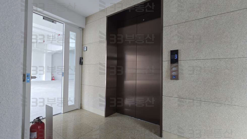 서울 강남구 신사동 33 사진O 압구정역 대로변 테라스 신축 첫입주 월세 매물번호 10680 사진 12
