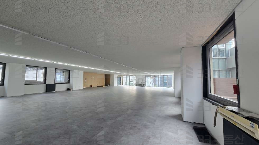 서울 강남구 신사동 33 사진O 대로변 압구정역 단독테라스 대형사무실 월세 매물번호 10684 사진 6