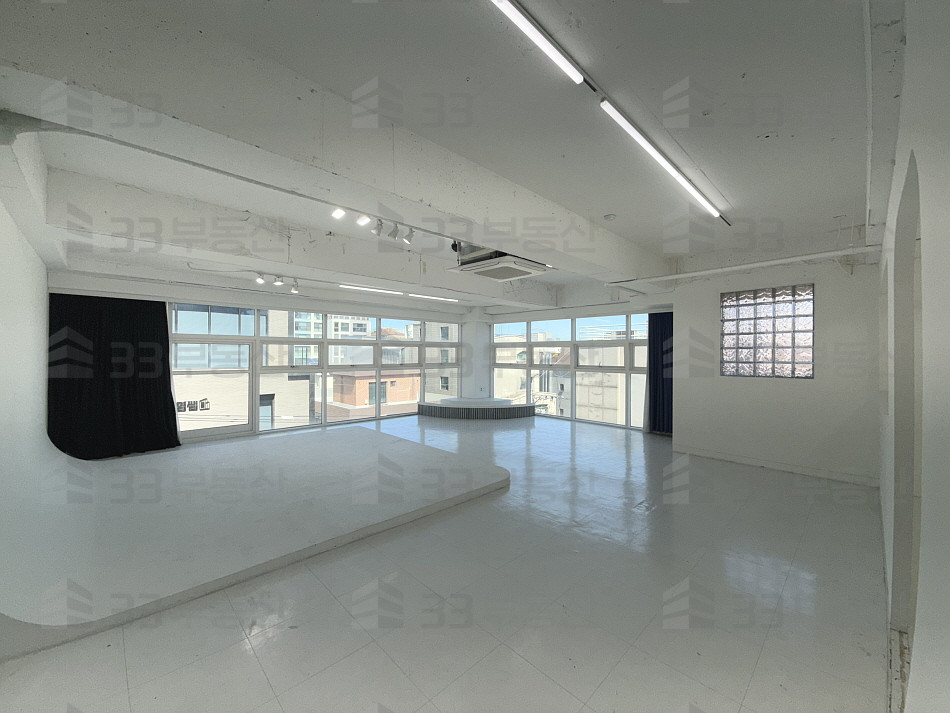 서울 강남구 신사동 508-2 33 사진O 신사역 역세권 컨디션S 노출천장 월세 매물번호 10700 사진 1