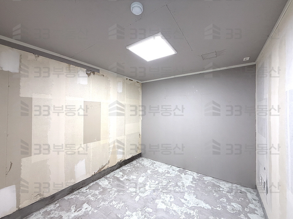 서울 강남구 신사동 508-2 33 사진O 신사역 역세권 탑층 쓰리룸 주거형 사무실 월세 매물번호 10701 사진 7