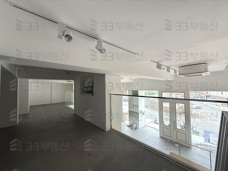 서울 강남구 신사동 525-20 (BOGO빌딩) 33 사진O 가시성 우수한 복층형 내부계단O 월세 매물번호 10707 사진 6