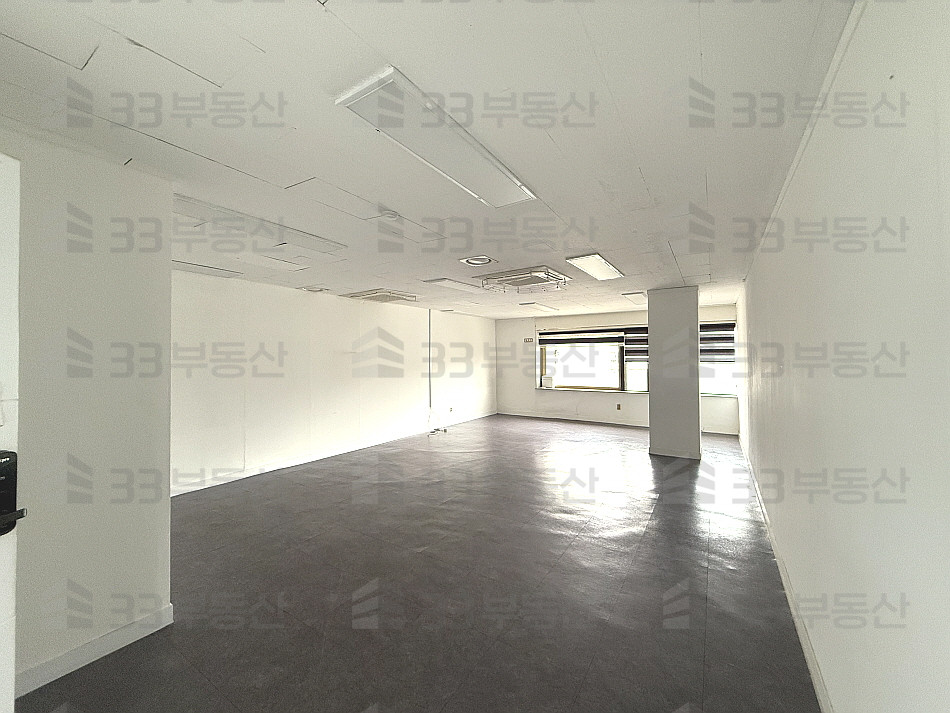 서울 강남구 신사동 528 (보암빌딩) 33 사진O 압구정로 대로변 컨디션A 소형 사무실 월세 매물번호 10709 사진 1