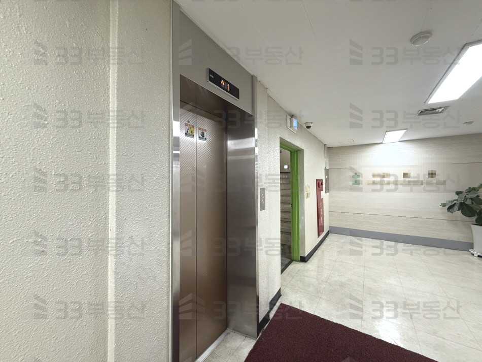 서울 강남구 신사동 528 (보암빌딩) 33 사진O 압구정로 대로변 컨디션A 소형 사무실 월세 매물번호 10709 사진 5