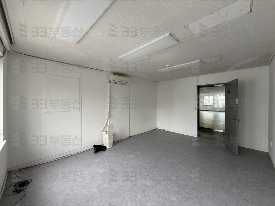 서울 강남구 신사동 528-4 (화인빌딩) 33 사진O 압구정로 대로변 가성비 소형사무실 월세 매물번호 10710 사진 1