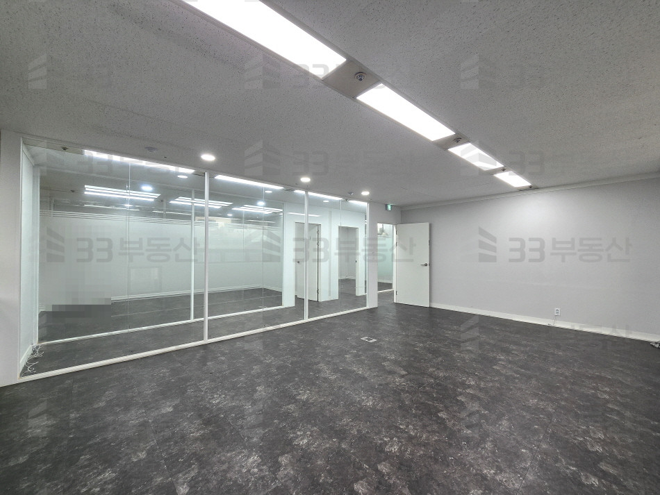 서울 강남구 역삼동 662-18 (강남텔레피아빌딩) 강남텔레피아빌딩동 33 사진O 대로변 컨디션 깔끔한 인테리어 사무실 월세 매물번호 10715 사진 1