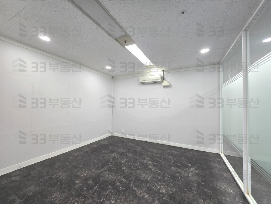 서울 강남구 역삼동 662-18 (강남텔레피아빌딩) 강남텔레피아빌딩동 33 사진O 대로변 컨디션 깔끔한 인테리어 사무실 월세 매물번호 10715 사진 2