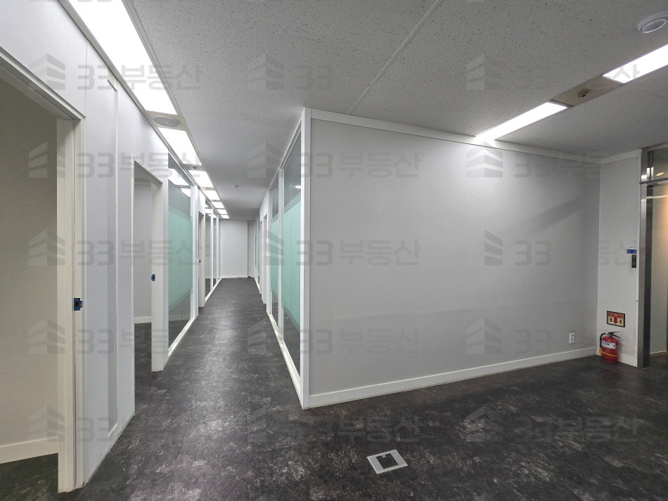 서울 강남구 역삼동 662-18 (강남텔레피아빌딩) 강남텔레피아빌딩동 33 사진O 대로변 컨디션 깔끔한 인테리어 사무실 월세 매물번호 10715 사진 5