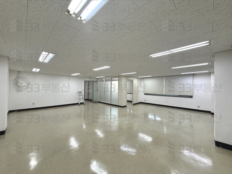 서울 강남구 신사동 512-10 33 사진O 신사역 역세권 깔끔한 사무실 월세 매물번호 10718 사진 3