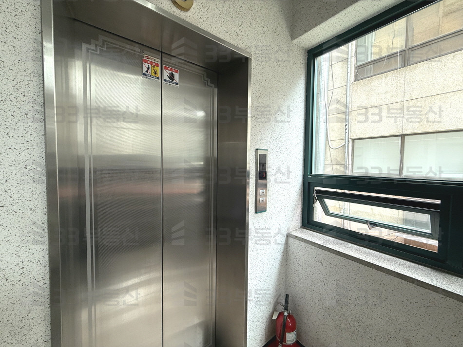 서울 강남구 신사동 33 사진O 신사역 초역세권 노출천장 컨디션A 월세 매물번호 10719 사진 2