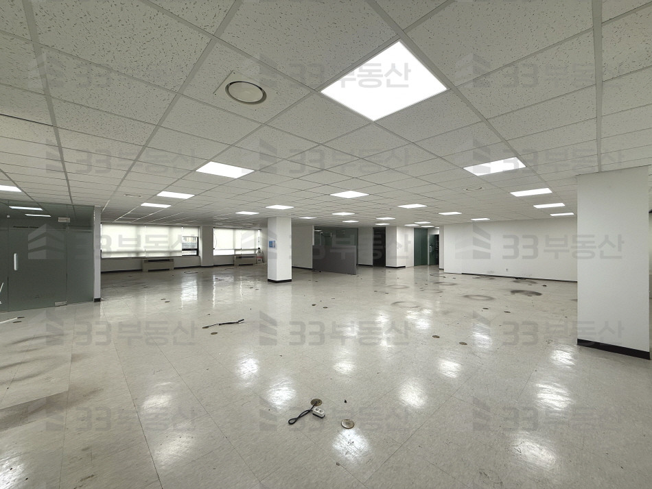 서울 강남구 신사동 517-5 33 사진O 신사역 역세권 강남시장 맞은편 중소형 사무실 월세 매물번호 10723 사진 1
