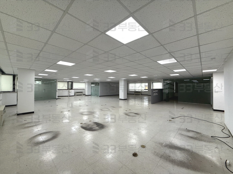 서울 강남구 신사동 517-5 33 사진O 신사역 역세권 강남시장 맞은편 중소형 사무실 월세 매물번호 10723 사진 3