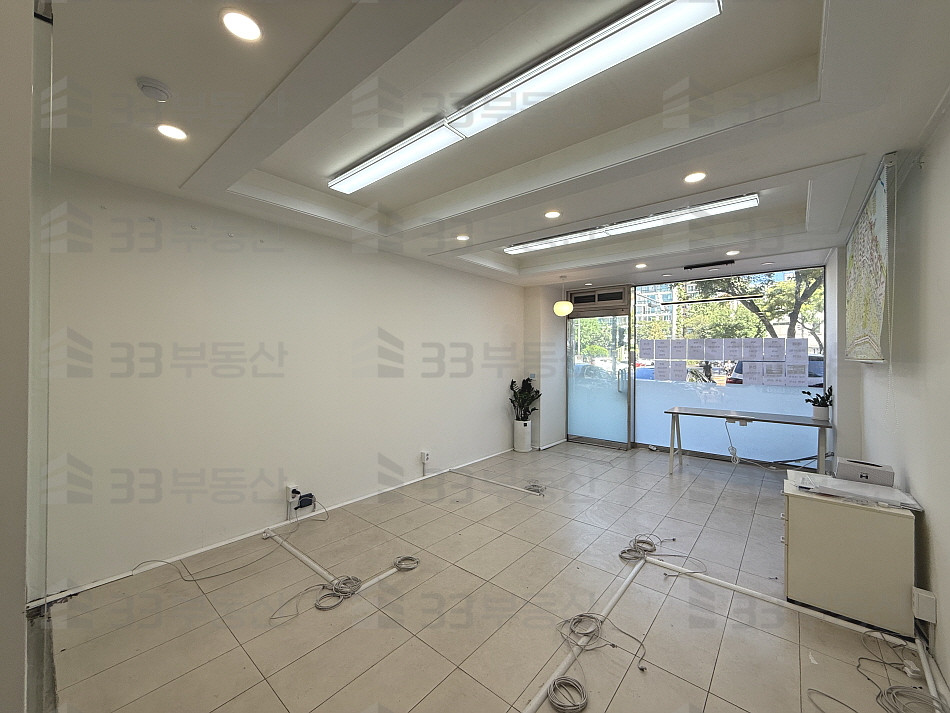 서울 강남구 신사동 압구정대로변 1층상가 무권리 즉시입주o ! 월세 매물번호 10733 사진 5