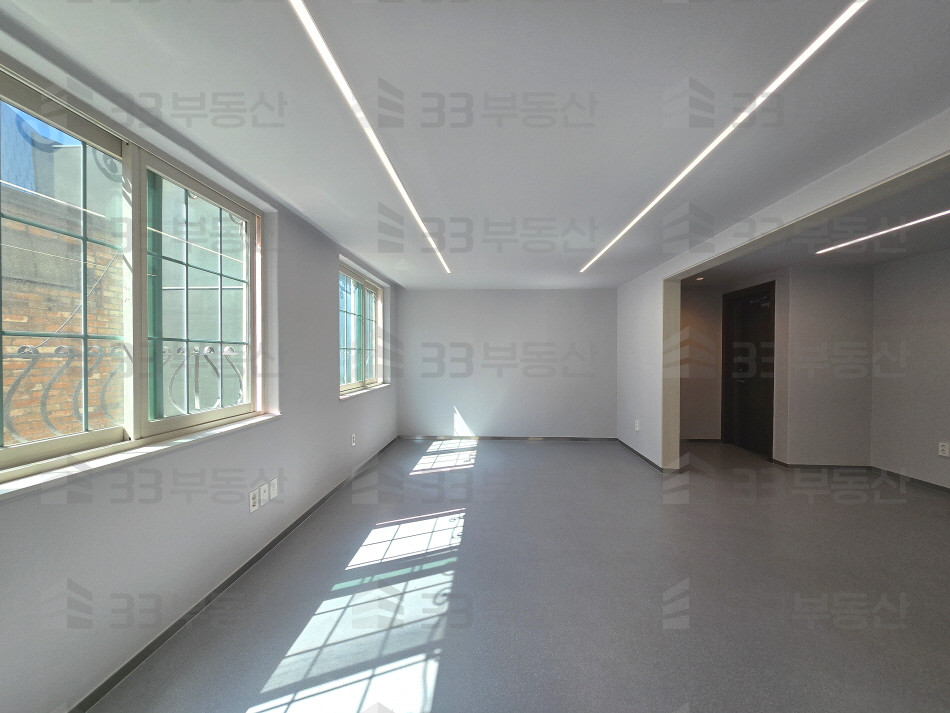 서울 강남구 신사동 신사빌딩동 33 사진O 로데오 올수리 채광우수 컨디션A 가성비사무실 월세 매물번호 10745 사진 2