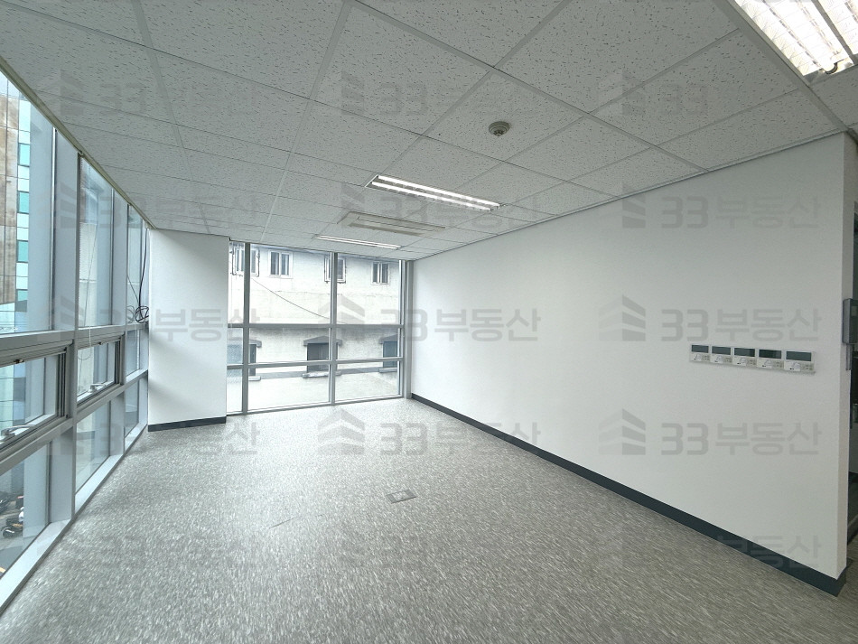 서울 강남구 역삼동 33 사진O 역삼역 역세권 글라스외관 연층가능 월세 매물번호 10753 사진 2