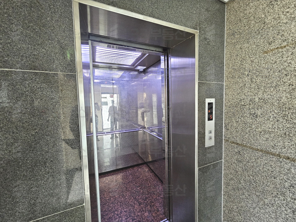 서울 강남구 신사동 33 사진O 가로수길 메인 컨디션 깔끔한 사무실 월세 매물번호 10757 사진 9