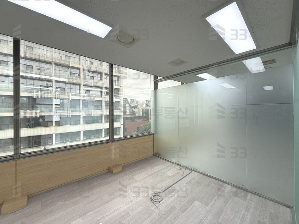 서울 강남구 논현동 룸4 자주식주차O 대로변 컨디션A 사무실 ! 월세 매물번호 10790 사진 5