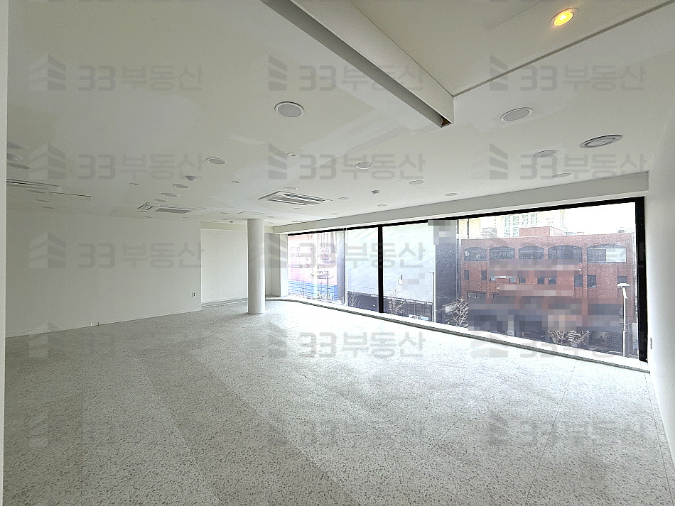 서울 강남구 청담동 로데오역 대로변 복층 상가사무실 인테리어A 월세 매물번호 10831 사진 2