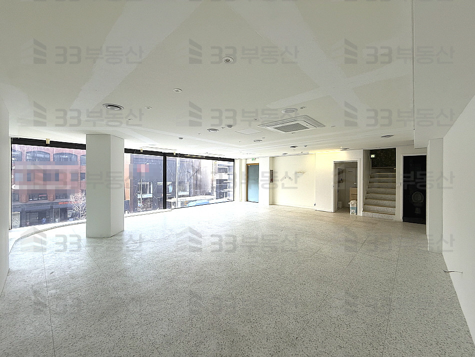 서울 강남구 청담동 로데오역 대로변 복층 상가사무실 인테리어A 월세 매물번호 10831 사진 3