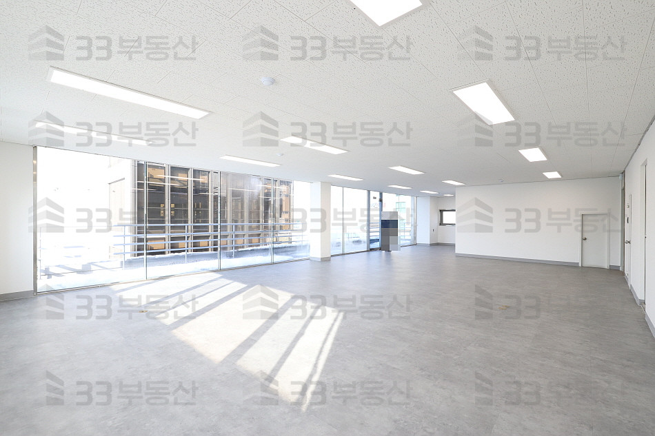 서울 강남구 대치동 인애빌딩동 대치사거리 대로변 깔끔한 사무실 월세 매물번호 10221 사진 1