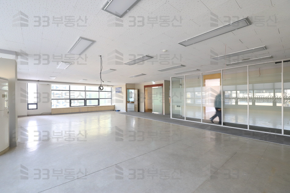 서울 강남구 역삼동 언주역 도보 2분, 언주역 대로변 대형 사무실 ! 월세 매물번호 10227 사진 2