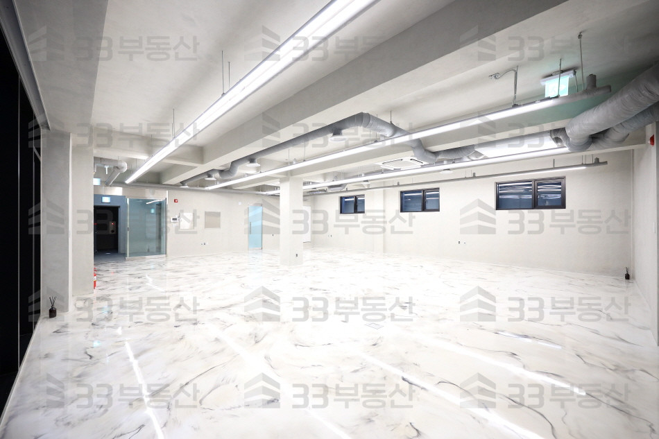 서울 강남구 역삼동 24년 대수선 신축 첫입주 썬큰구조 노출천장 월세 매물번호 10235 사진 3