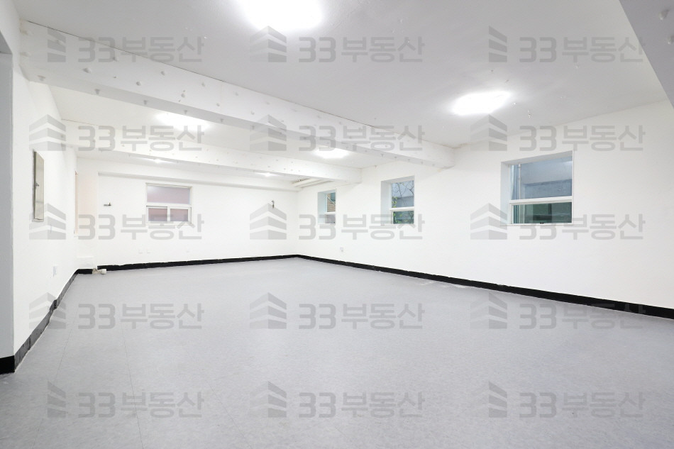서울 송파구 석촌동 석촌호수 원복된 깔끔한 중소형 사무실 ! 전용30P! 월세 매물번호 10080 사진 4