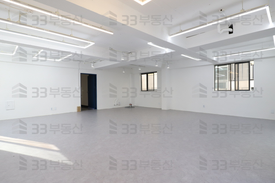 서울 강남구 역삼동 올수리 완료된 깔끔한사무실 월세 매물번호 10244 사진 2